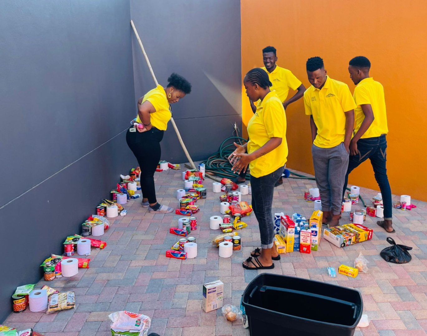 Student Committee Food Drive - Image 8